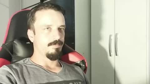 Snapshot of lookaz4010 chatting on 01-01-25, 03:46 Lucas online show from 01-01-25, 03:46