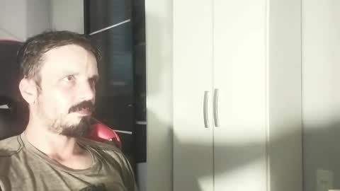 Snapshot of lookaz4010 chatting on 02-10-25, 08:21 Lucas online show from 02-10-25, 08:21