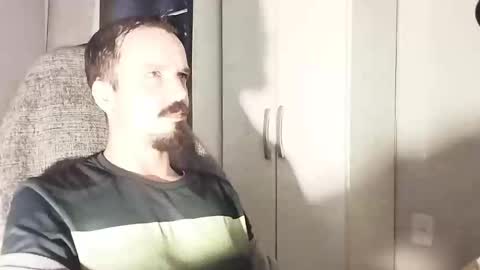 Snapshot of lookaz4010 chatting on 11-16-25, 12:00 Lucas online show from 11-16-25, 12:00