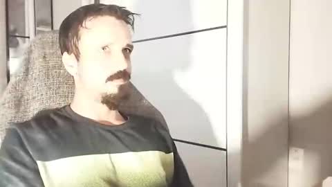 Snapshot of lookaz4010 chatting on 12-22-25, 12:24 Lucas online show from 12-22-25, 12:24