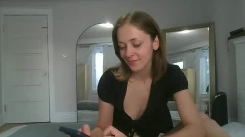 Snapshot of looking444love888 chatting on 09-11-25, 11:05 Elanor online show from 09-11-25, 11:05