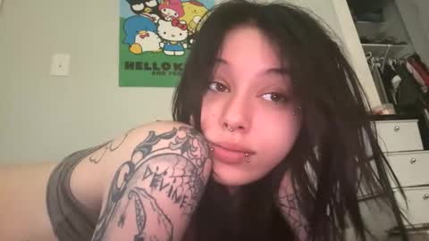 Snapshot of lookingforlona chatting on 03-05-26, 02:57 lookingforlona online show from 03-05-26, 02:57