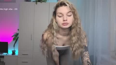 Luna online show from 05-04-26, 03:57