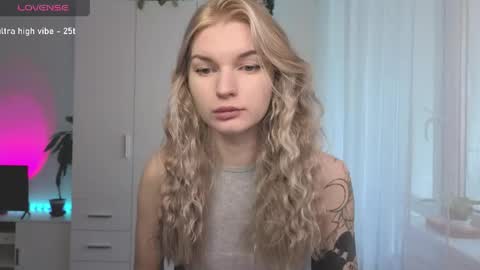 Luna online show from 05-18-26, 12:55