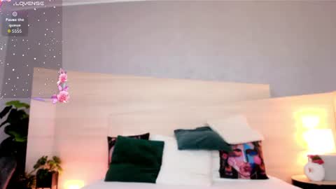  Annie online show from 07-14-26, 04:06