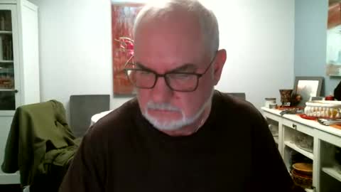 Snapshot of loop102 chatting on 06-08-26, 01:28 loop102 online show from 06-08-26, 01:28