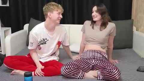 Jean and Isa right couple Mark and Eva left couple online show from 11-07-25, 10:26