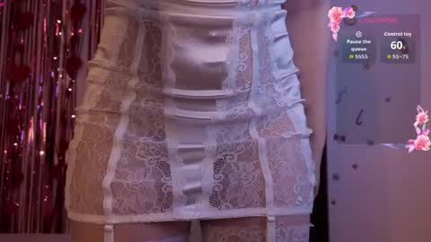 Lora online show from 04-19-26, 06:10