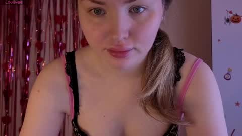 Lora online show from 06-07-26, 02:21