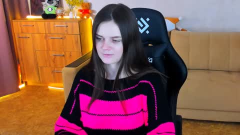 Lora Cain online show from 12-09-24, 03:44