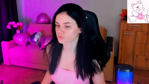 Lora Cain online show from 02-16-25, 01:27