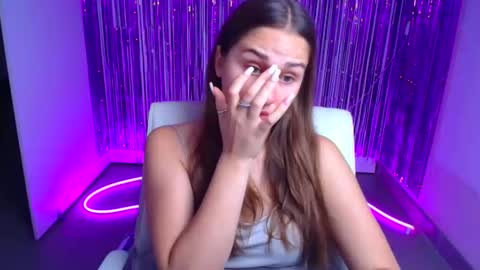 Snapshot of lora_kisses chatting on 09-19-25, 05:31 Lora online show from 09-19-25, 05:31