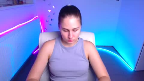 Snapshot of lora_kisses chatting on 10-14-25, 05:41 Lora online show from 10-14-25, 05:41