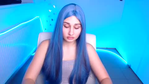 Snapshot of lora_kisses chatting on 10-22-25, 05:19 Lora online show from 10-22-25, 05:19