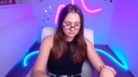 Snapshot of lora_kisses chatting on 11-04-25, 06:23 Lora online show from 11-04-25, 06:23