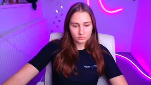 Snapshot of lora_kisses chatting on 11-08-25, 06:57 Lora online show from 11-08-25, 06:57