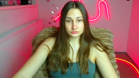 Lora online show from 04-20-26, 05:32