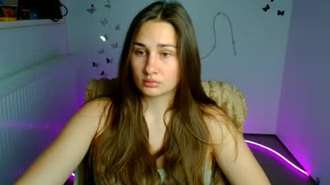 Lora online show from 06-22-26, 05:37