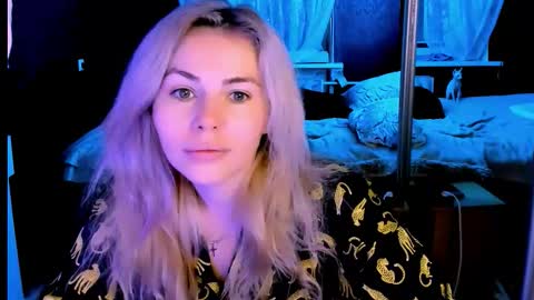 Lora online show from 10-24-25, 02:41