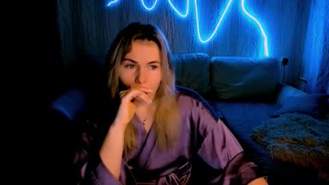 Lora online show from 12-18-25, 03:56