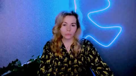 Lora online show from 02-02-26, 02:54