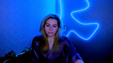 Lora online show from 02-11-26, 03:11