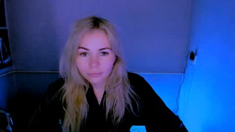 Lora online show from 04-21-26, 02:51