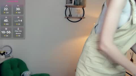 Lora online show from 11-14-25, 12:48