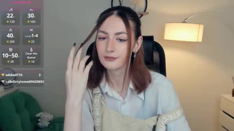 Lora online show from 11-23-25, 11:10