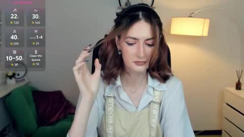 Lora online show from 11-25-25, 01:00