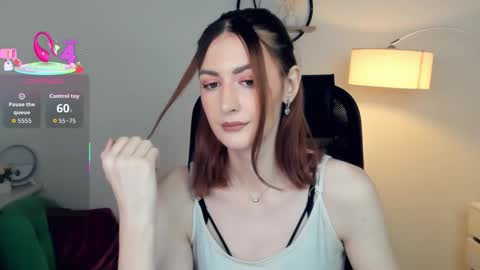 Lora online show from 11-27-25, 11:01