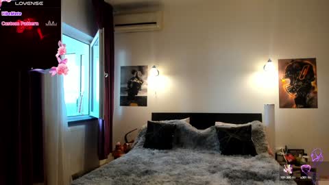 Lora online show from 01-14-25, 12:14