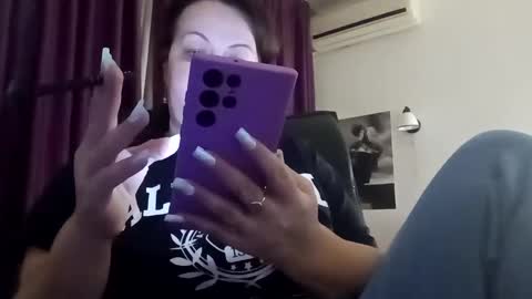 Lora online show from 01-22-25, 04:02