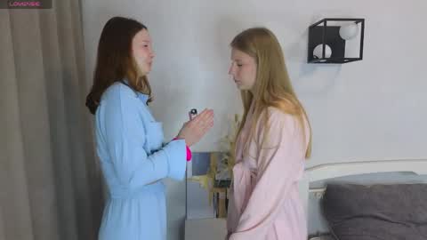 Snapshot of lorageorge chatting on 04-12-26, 03:22 Nika and Rouse online show from 04-12-26, 03:22