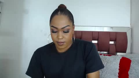 Loraine online show from 11-21-25, 09:13