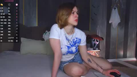 Lora online show from 11-02-25, 04:31