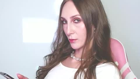 Lora  online show from 04-20-26, 02:47