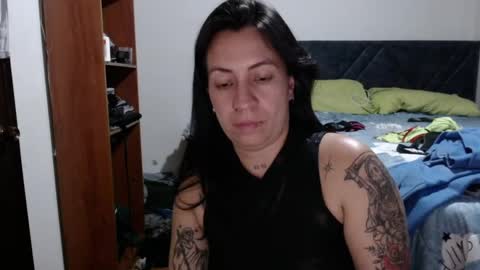 Snapshot of lore_02 chatting on 10-10-25, 04:11 lore online show from 10-10-25, 04:11