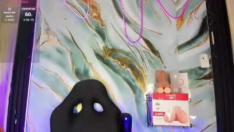 Snapshot of lorems_ chatting on 12-15-25, 02:10 lorems_ online show from 12-15-25, 02:10