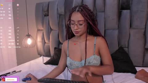 Snapshot of lorena_vieira_ chatting on 02-23-25, 10:53 Lorena Vieira online show from 02-23-25, 10:53