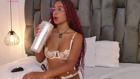 Snapshot of lorena_vieira_ chatting on 09-29-25, 12:16 Lorena Vieira online show from 09-29-25, 12:16