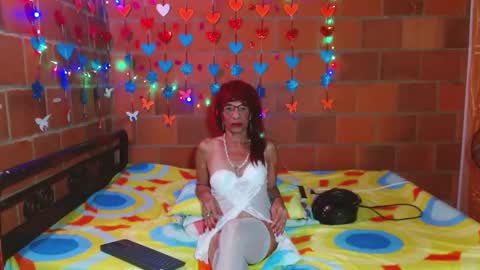 Snapshot of lorenacapelli chatting on 02-25-25, 10:04 Lorena Capelli online show from 02-25-25, 10:04