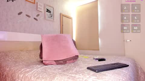 Loren online show from 11-18-25, 06:23