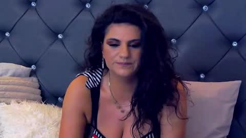 Snapshot of lorennemays chatting on 11-09-25, 11:03 Lorenne Mays online show from 11-09-25, 11:03