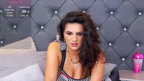 Snapshot of lorennemays chatting on 11-30-25, 10:58 Lorenne Mays online show from 11-30-25, 10:58