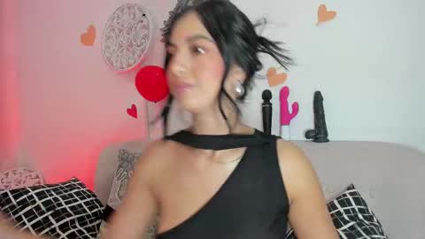 L O R E N online show from 02-21-25, 10:28