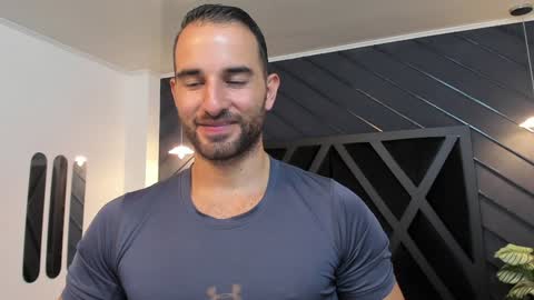 Snapshot of lorenzo_walker_ chatting on 01-18-25, 05:48 L O R E N Z O Thumbs Up help online show from 01-18-25, 05:48