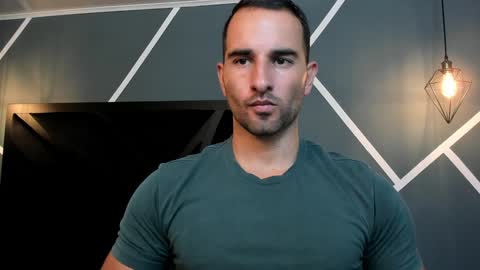 Snapshot of lorenzo_walker_ chatting on 01-20-25, 05:48 L O R E N Z O Thumbs Up help online show from 01-20-25, 05:48