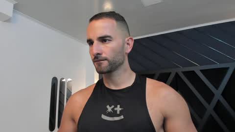 Snapshot of lorenzo_walker_ chatting on 01-22-25, 05:17 L O R E N Z O Thumbs Up help online show from 01-22-25, 05:17