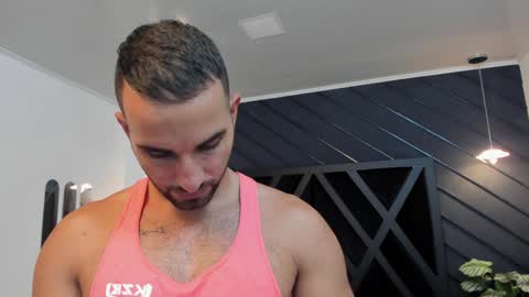 Snapshot of lorenzo_walker_ chatting on 01-25-25, 05:30 L O R E N Z O Thumbs Up help online show from 01-25-25, 05:30